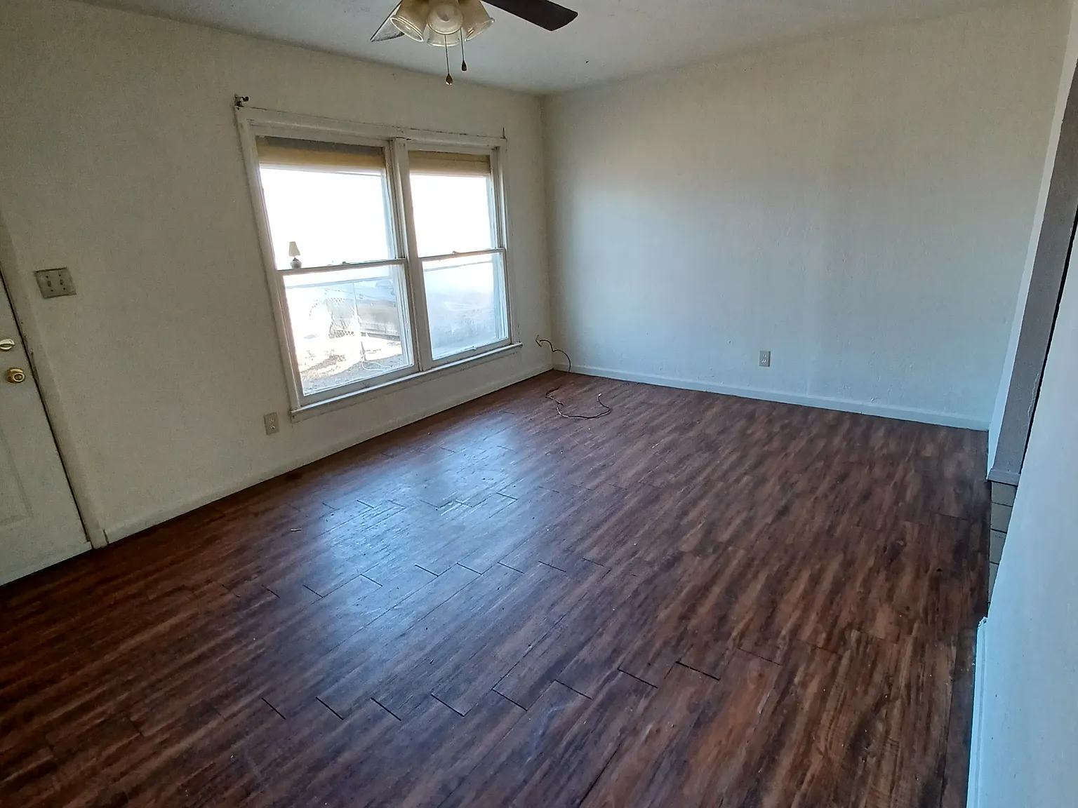 2 bed, 999 sqft, $700 — Photo 3