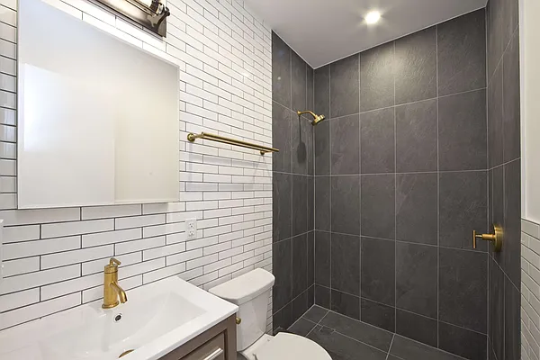 Rented by Bold New York | media 19