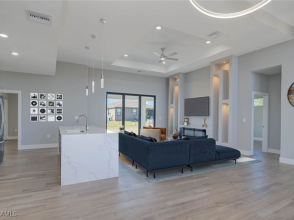 4th image of 2312 NE Juanita Place Cpe