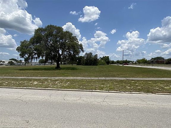 3rd image of 150 N Museum Ave