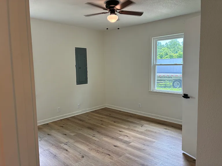 1616 Wabash Ave — Photo 10