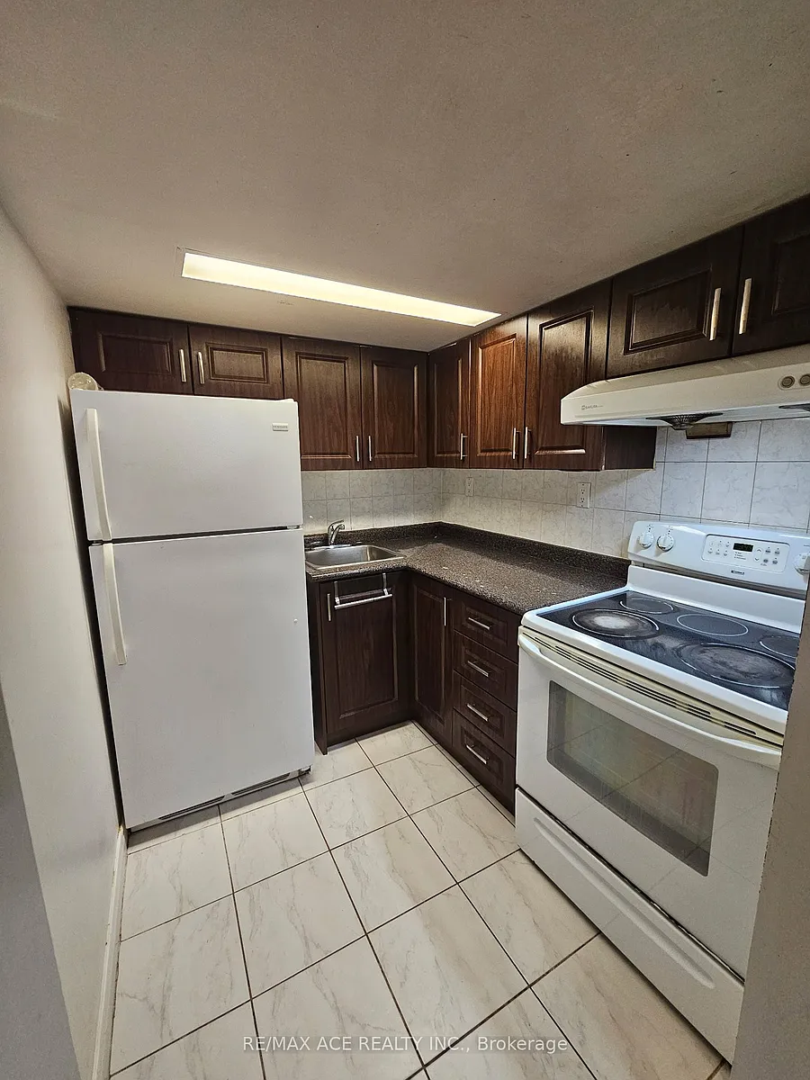 Building Photo - 340A Aylesworth Ave #BASEMENT