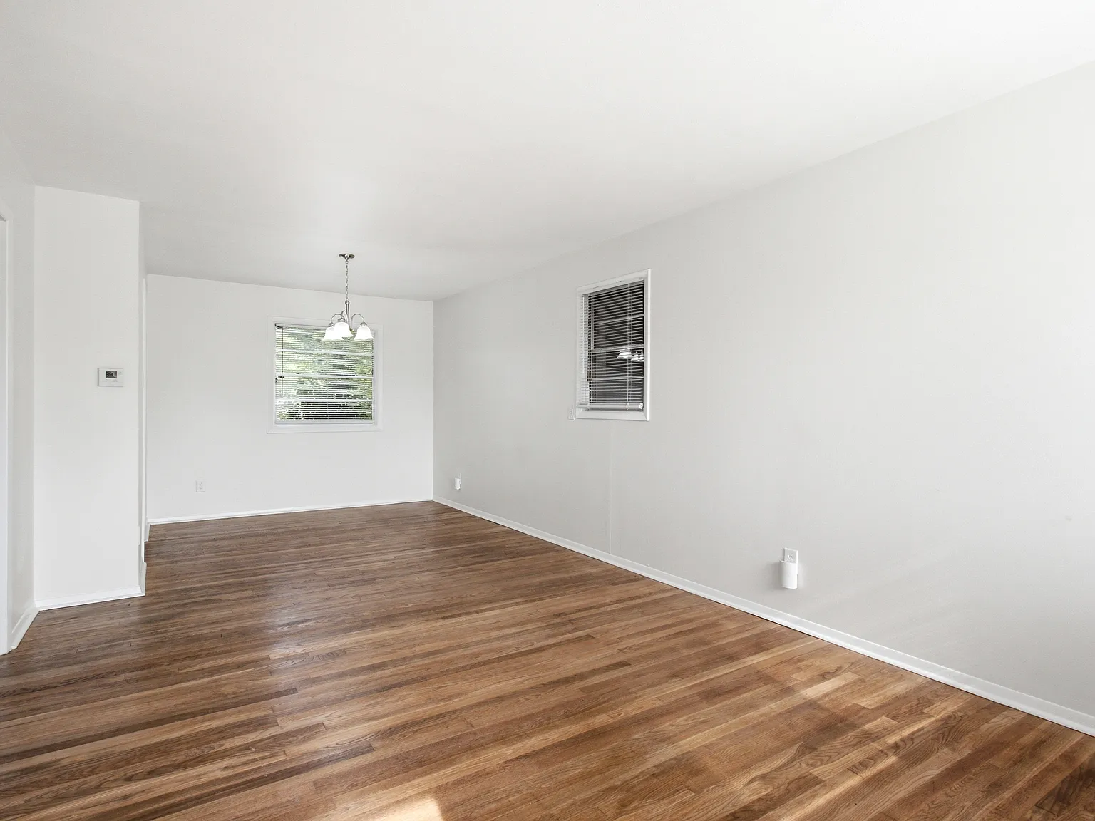 Newly Renovated 3-Bedroom Brick Home with Bonus Den & Wet Bar — Photo 3