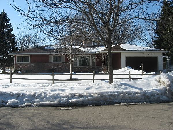 1st image of 854 Sterling Dr