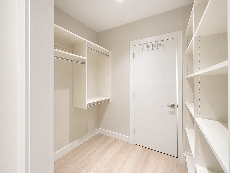 835 Prospect Ave — Photo 2
