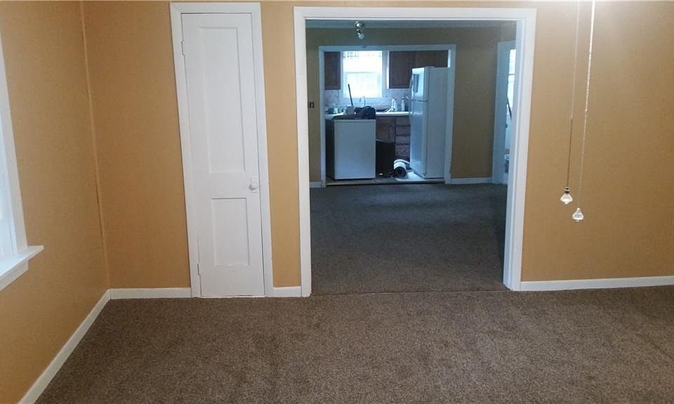 2nd image of 238 Hill St