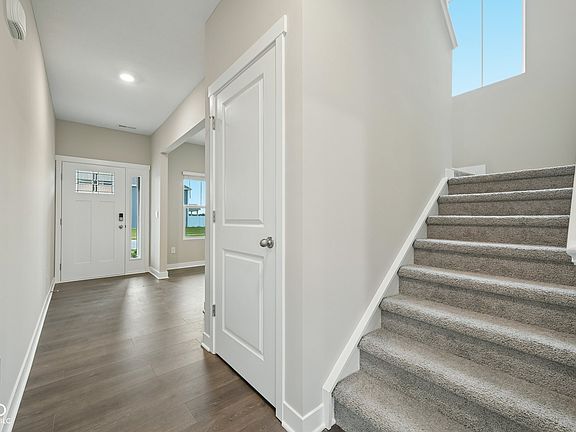 5th image of 74 Varenne Rd