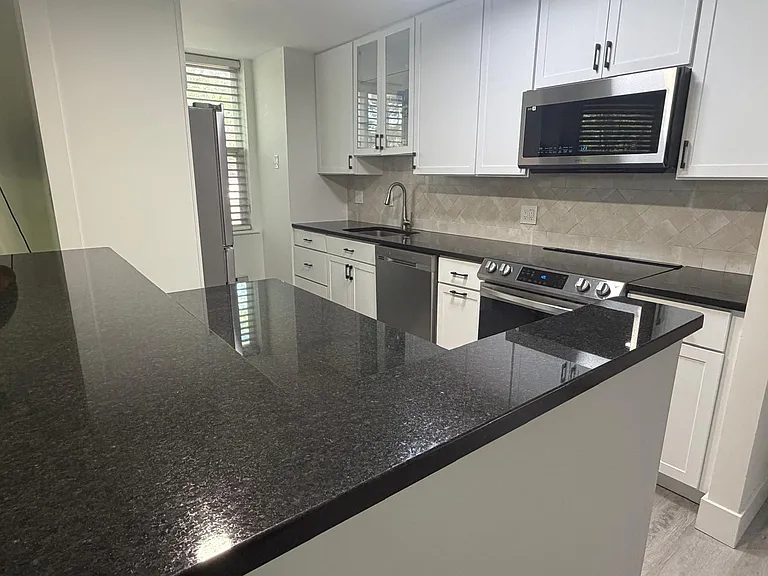 200 Grand Cove Way #2D — Photo 5