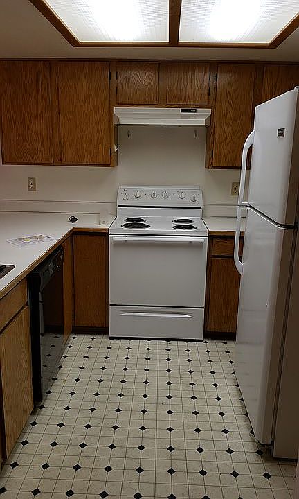 1st image of 6105 Laguna Ln SE