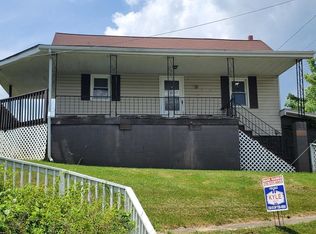 114 Firehouse Dr, Fries, VA 24330
