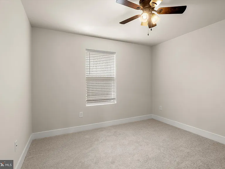304 Sweetbay Rd — Photo 32