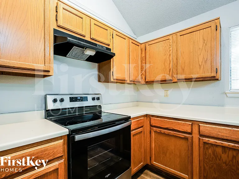 922 Ramblewood Dr — Photo 7