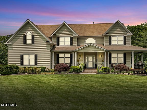 2nd image of 529 Woodview Road