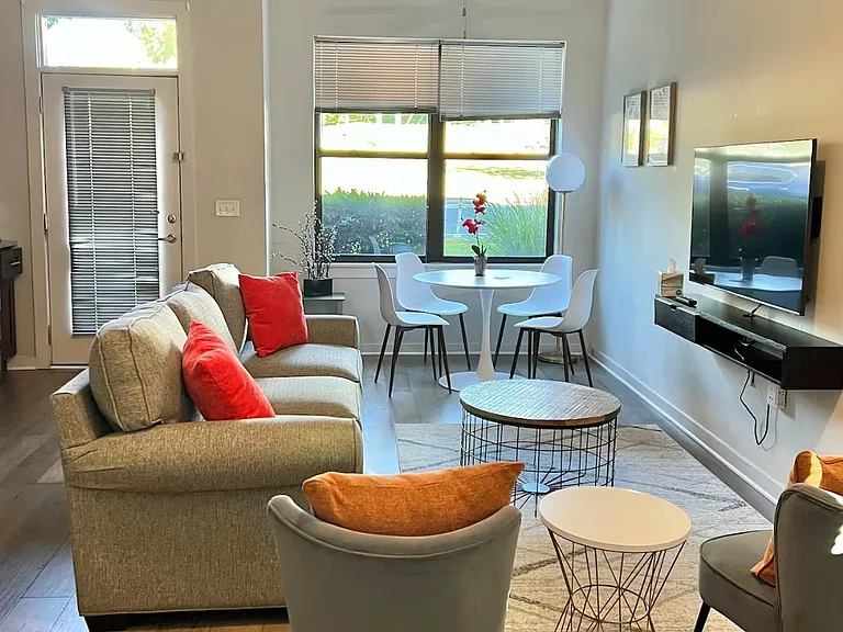 1700 Belcourt Ave #105 — Photo 8