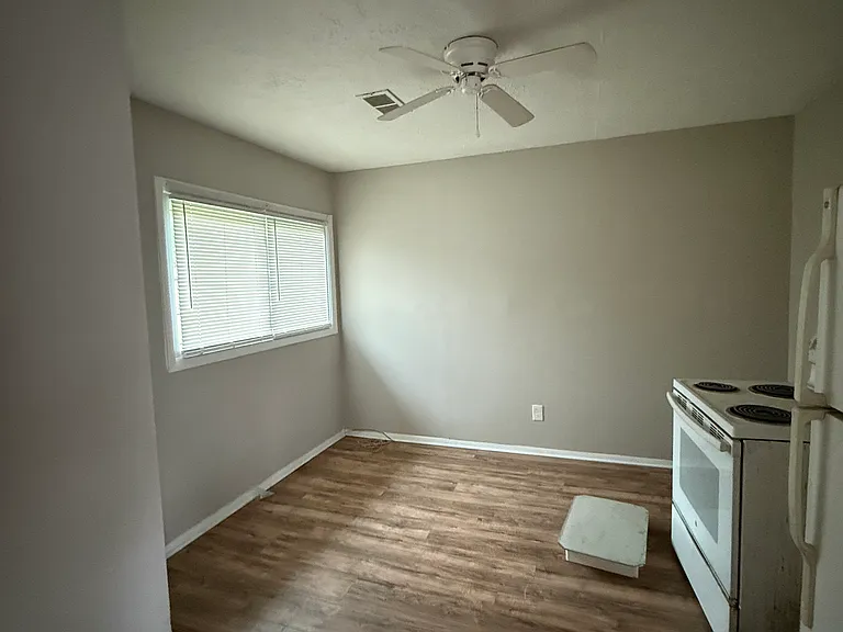 4911 Rosalind Ct — Photo 24