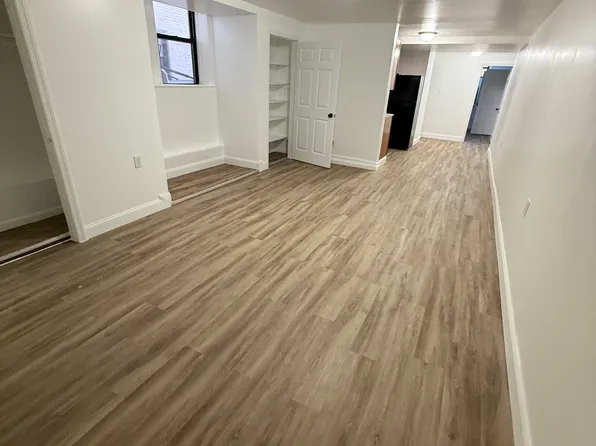 211 Glenwood Ave, East Orange, NJ 07017