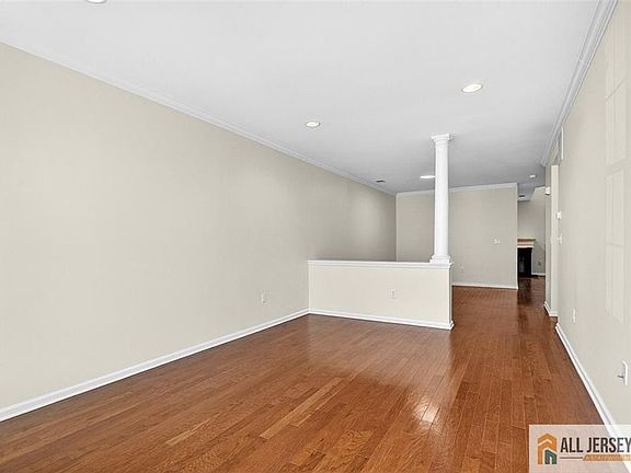 4th image of 68 Osprey Dr