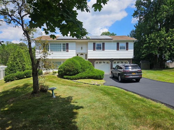 8 Spur Dr