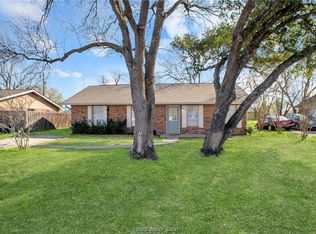 709 Grace St, Navasota, TX 77868