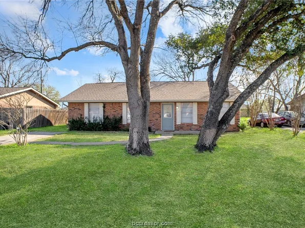 709 Grace St, Navasota, TX 77868