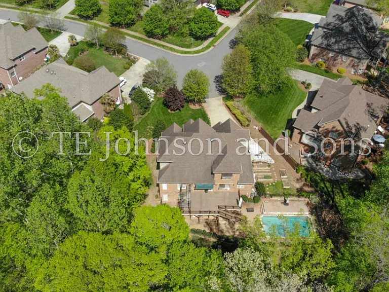 1112 Oakencroft Ct — Photo 69