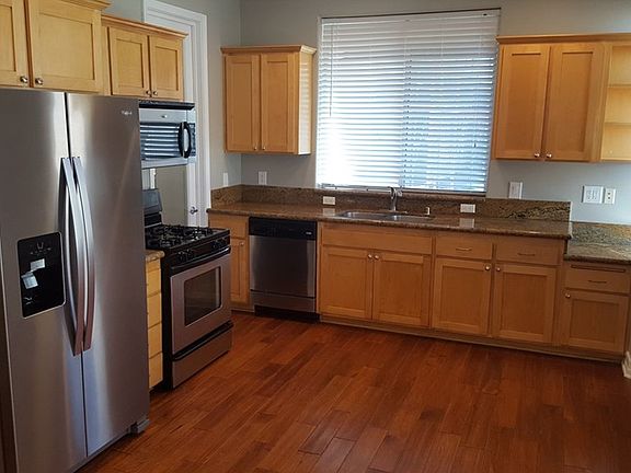 3rd image of 5237 Willowcrest Ave #103