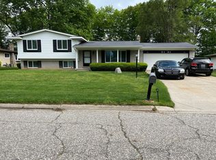 5141 Kimberly Dr, Grand Blanc, MI 48439