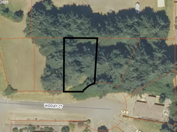 1059 Wooley Ct, Yoncalla, OR 97499