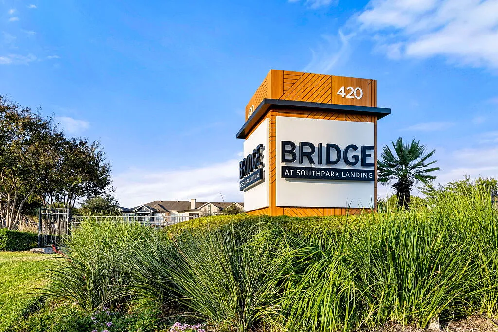 Bridge at Southpark Landing — Photo 1