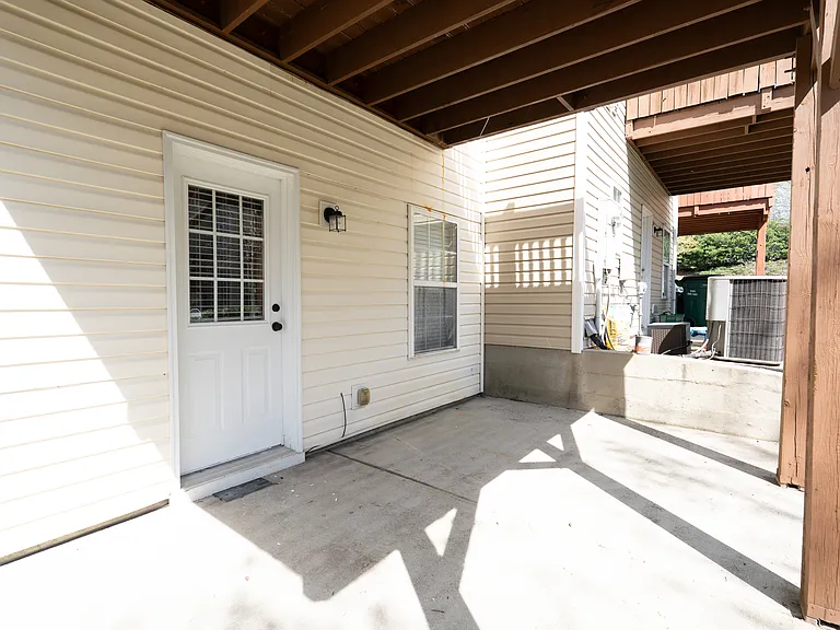 14136 Winford Ln — Photo 31