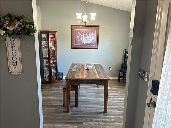 2nd image of 4 Lysander Ln