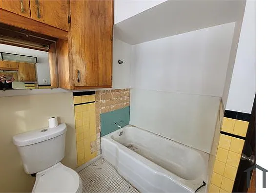 2458 Gibson St #1 — Photo 8