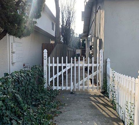 2nd image of 1436 Kentfield Ave #C
