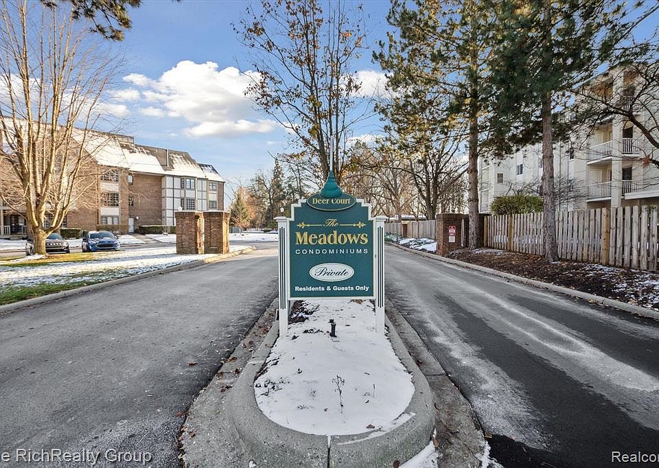 835 Deer Ct Plymouth MI Zillow