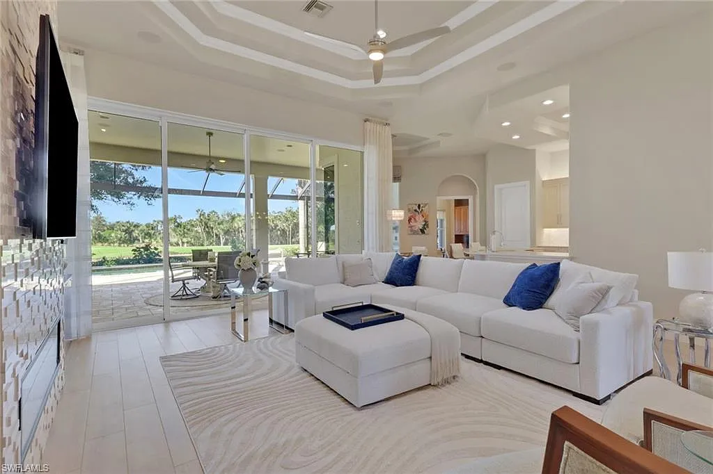 3 bed, 4.0 bath, 2917 sqft, $10,750 — Photo 4