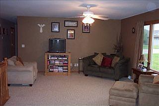 5th image of 754 Julissa Dr