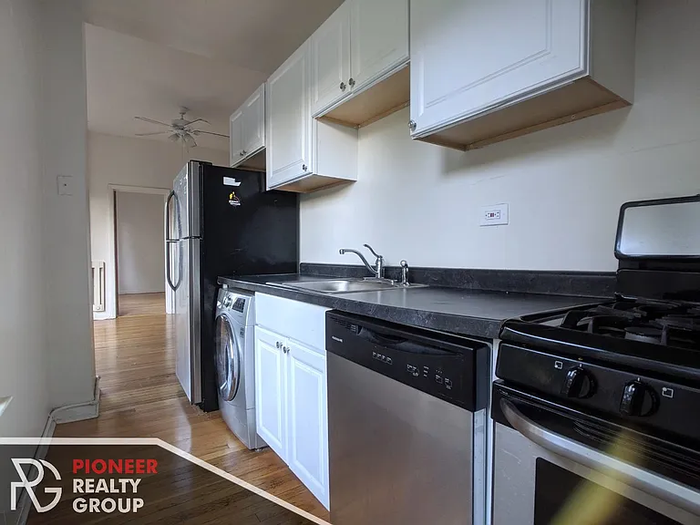 915 W Waveland Ave #923-2D — Photo 2