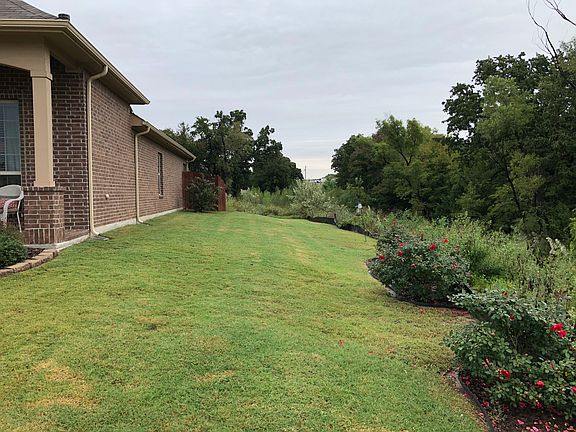 2nd image of 1104 Vaughna Dr