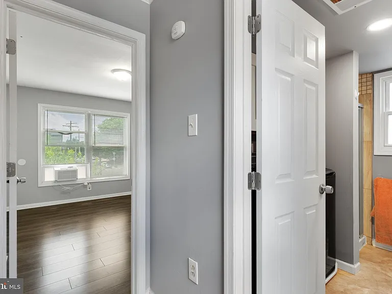 1719 Ridge Ave — Photo 24