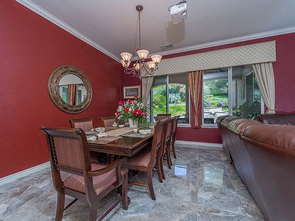 4th image of 1045 Hawthorne Creek Dr