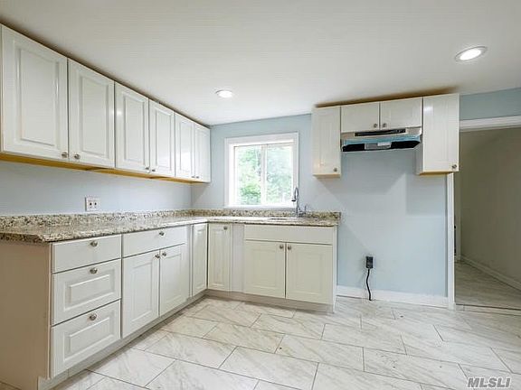 5th image of 19 Woodburn St