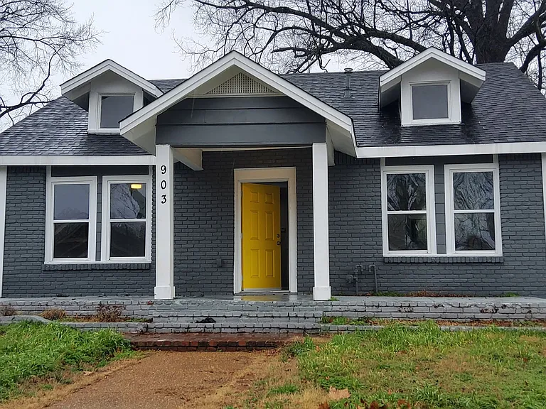 903 N Willett St — Photo 1