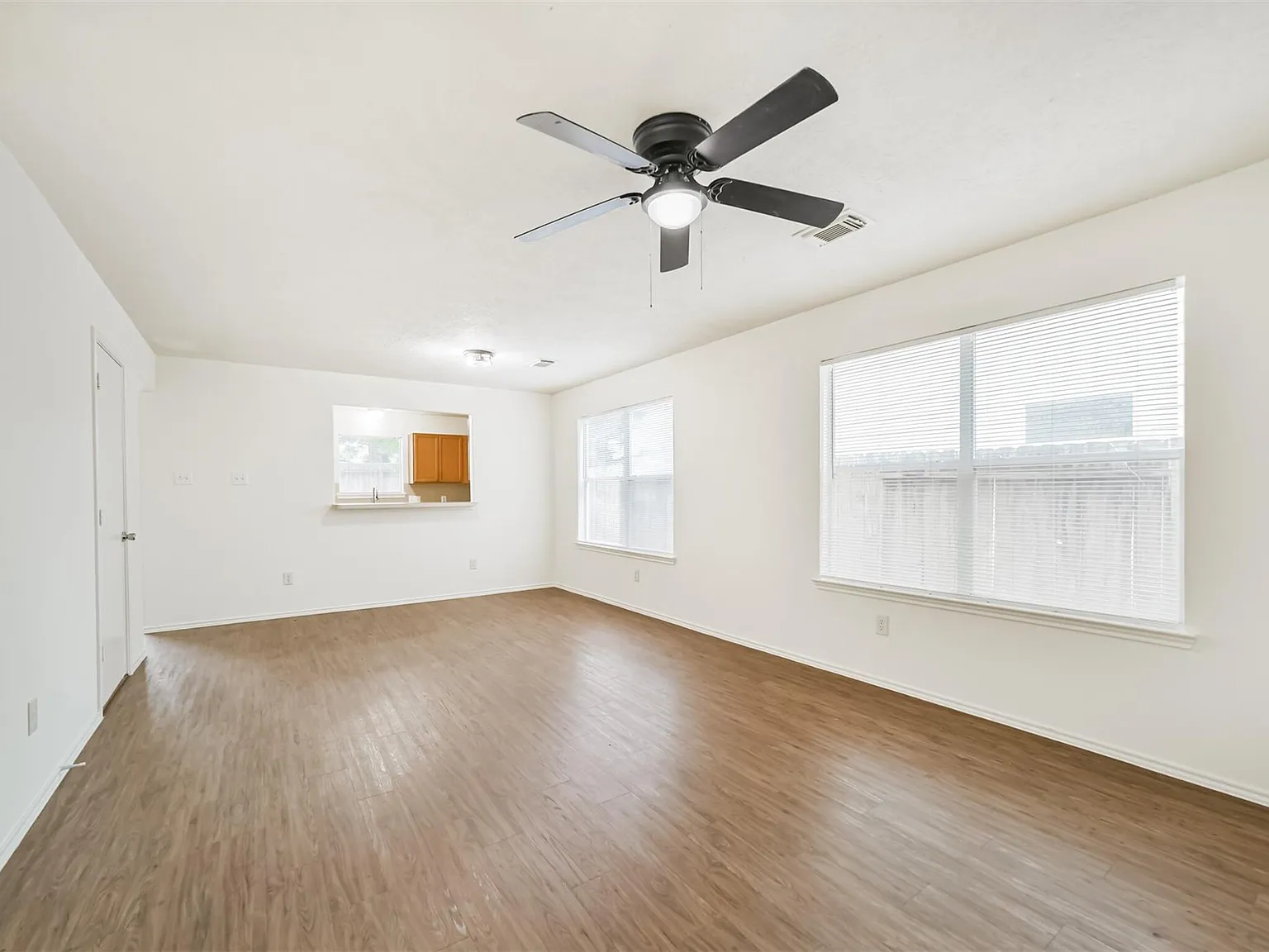 4 bed, 2.5 bath, 1796 sqft, $1,795 — Photo 4