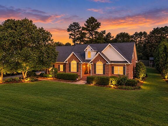 2nd image of 713 Fairway Lakes Rd