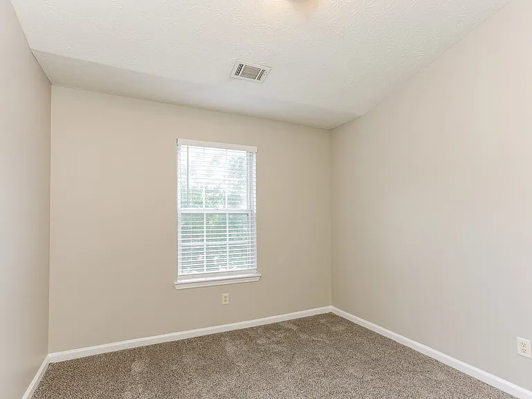 7470 Royale Ct — Photo 15