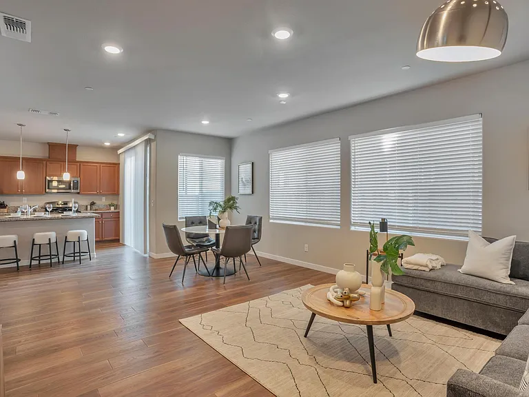 1618 Pagoda Ln — Photo 2