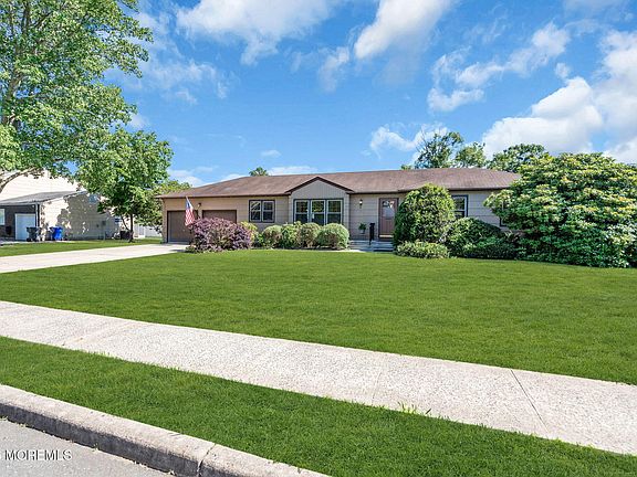 4th image of 202 Yvonne Drive