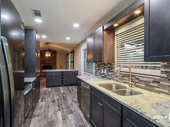 4th image of 2341 Constitution Dr