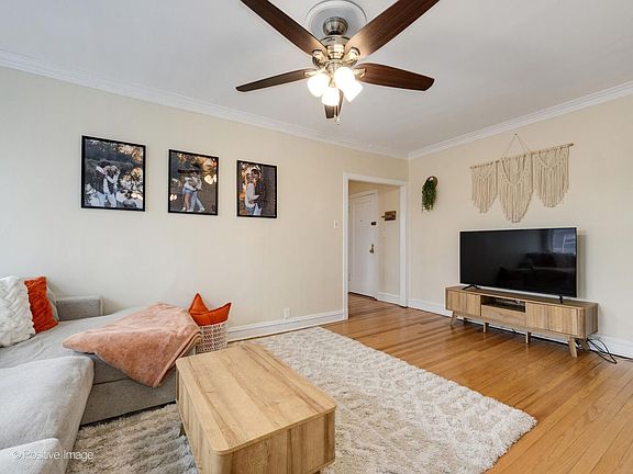 5th image of 1104 W Montana St #3