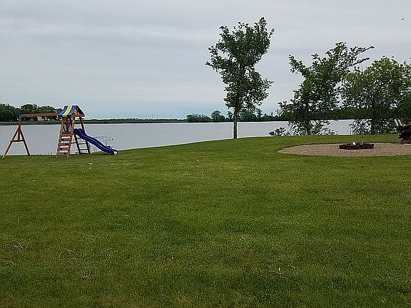 2nd image of 6 W Clear Lake Dr